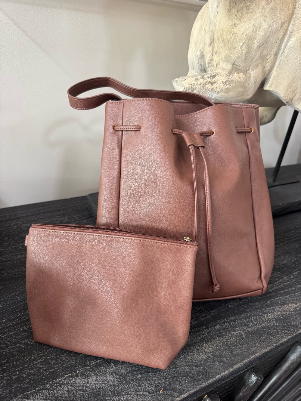 thirty-one cinch bucket bag and pouch (display only)